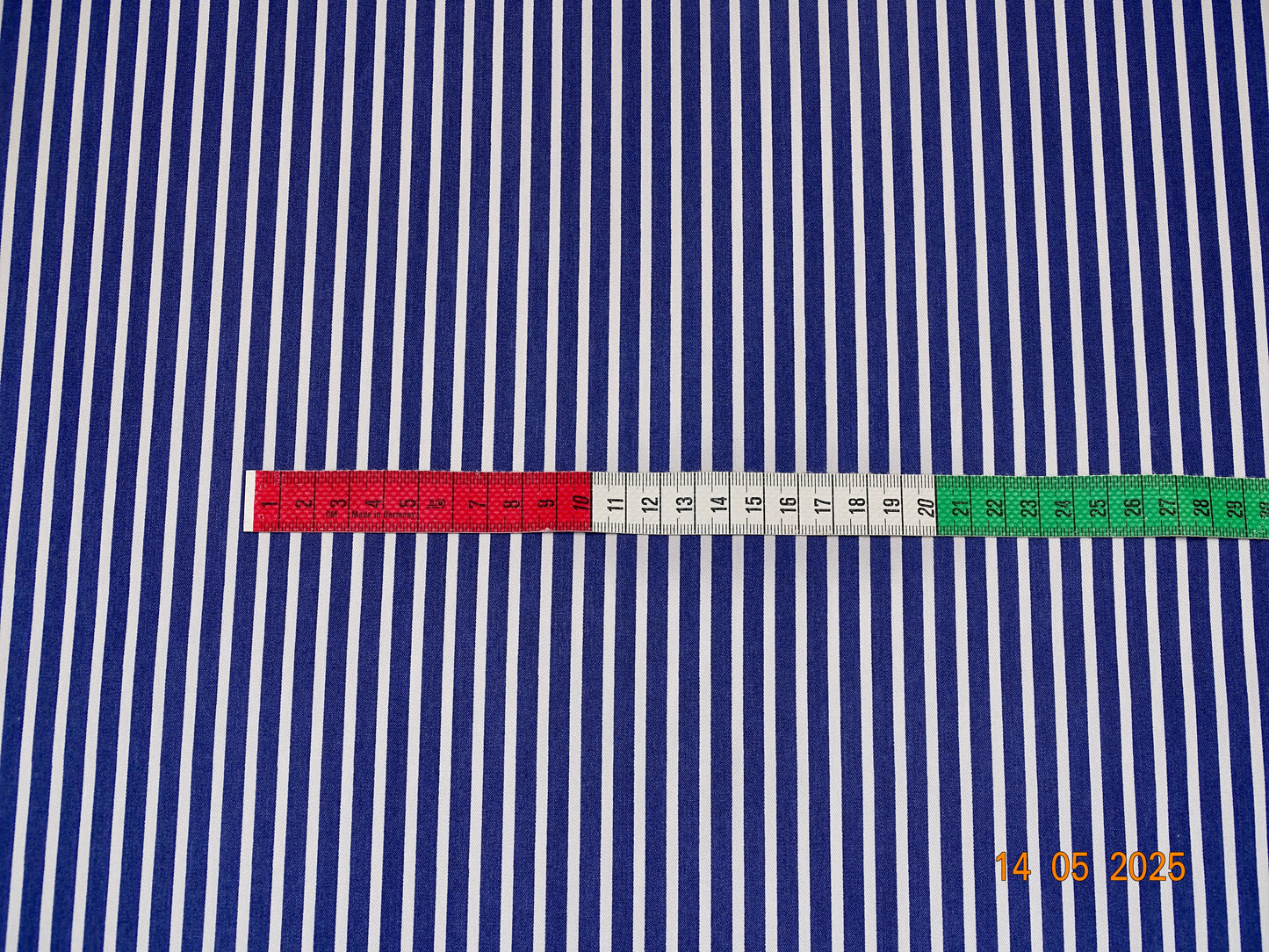 Jeans dunkelblau weiß gestreift G-002
