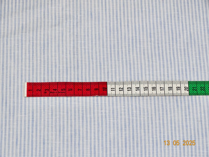 Hellblaues fein gestreiftes Leinen A-008