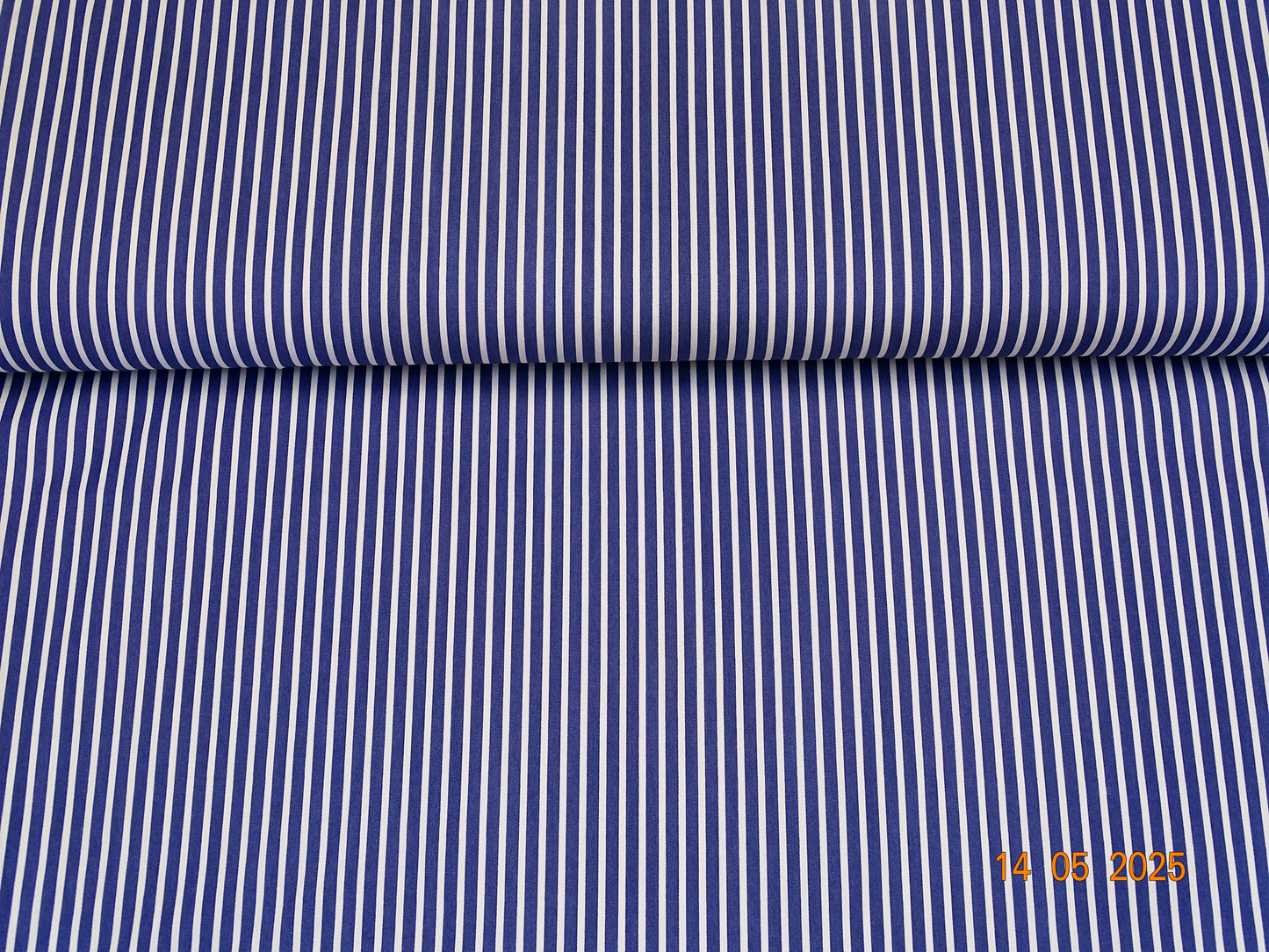 Jeans dunkelblau weiß gestreift G-002