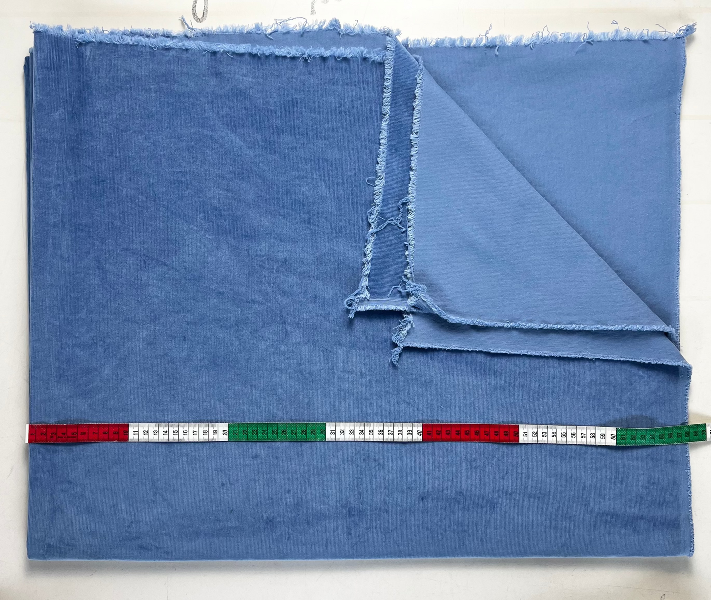 Baby blauw cord K-003